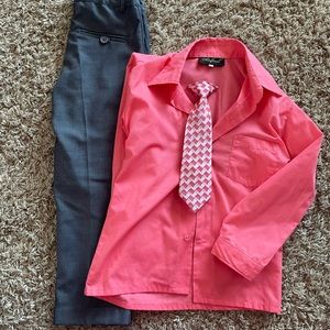 Boys gray suit with tie size 6